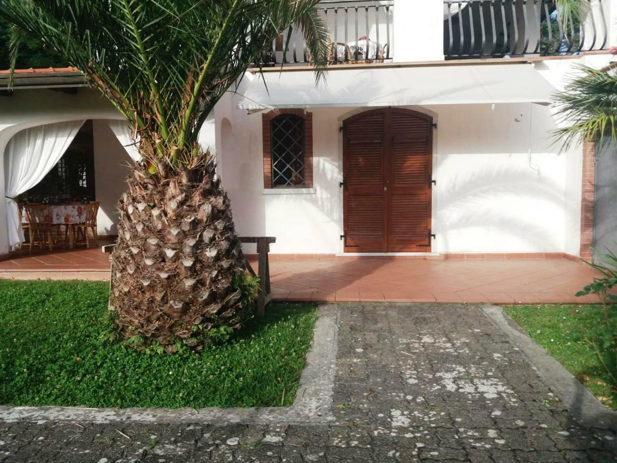 Вилла Da Adria Al Corvenale - Casa Vacanze Carrara - Экстерьер фото