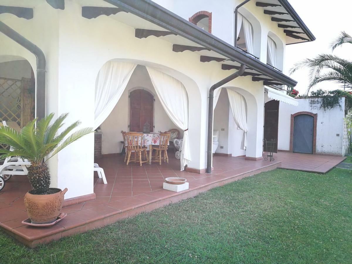 Вилла Da Adria Al Corvenale - Casa Vacanze Carrara - Экстерьер фото